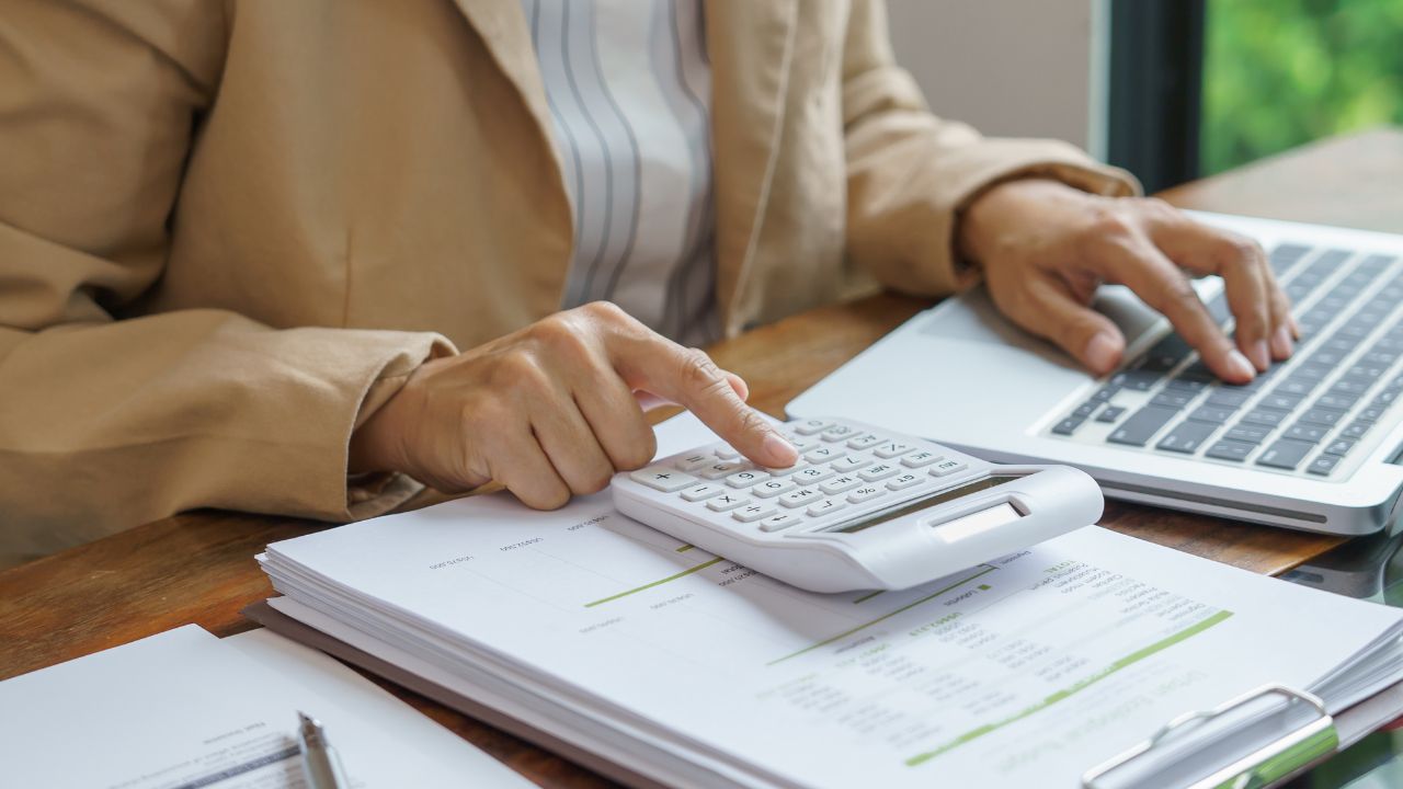 How Aviation Companies Can Improve Financial Visibility with Outsourcing